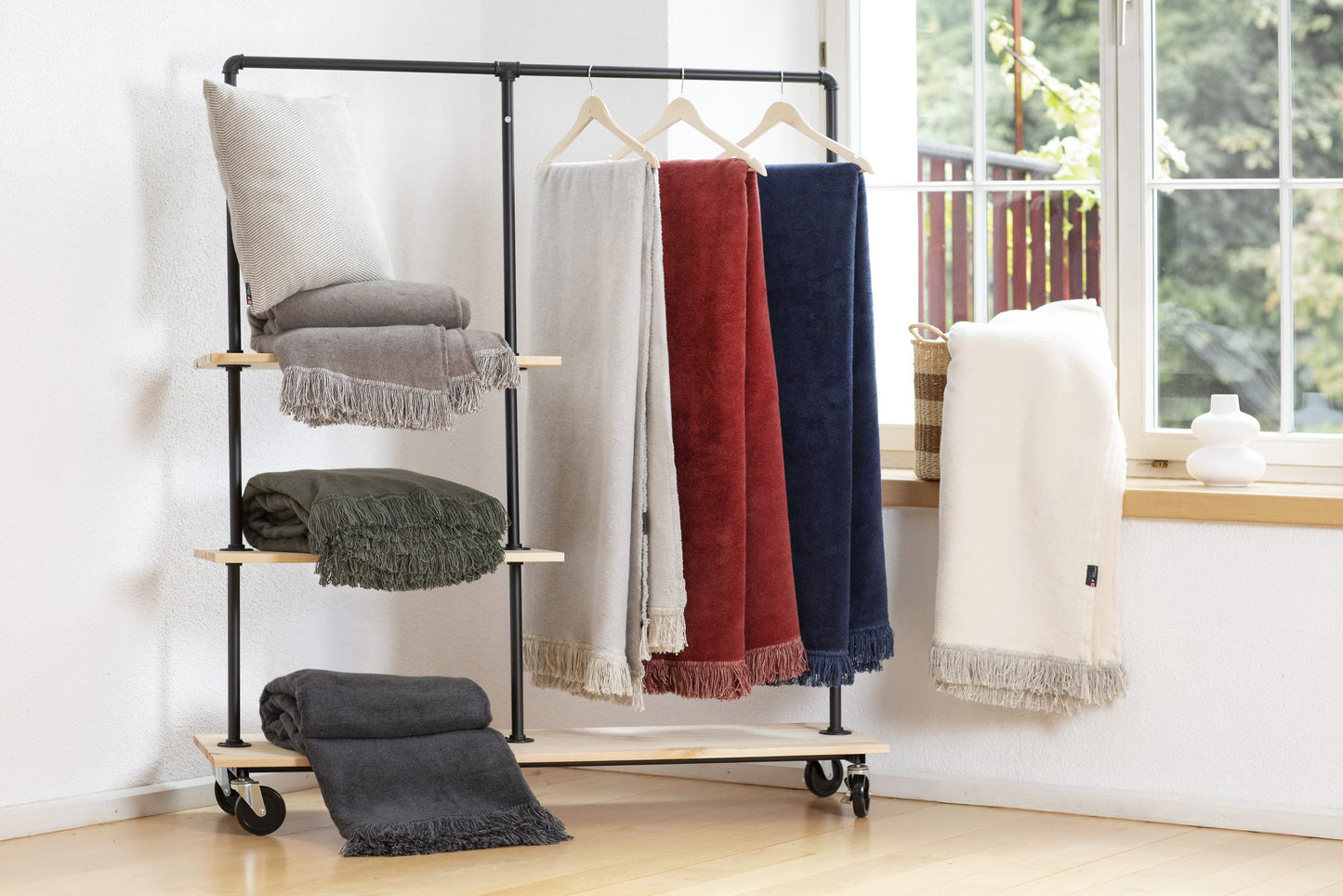 VIENNA Wohndecke mit Fransen